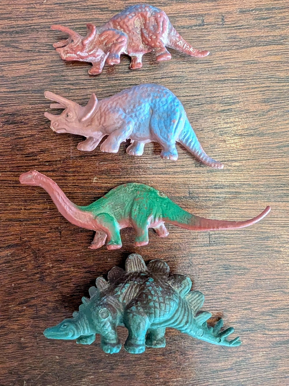Kids Dinosaur Toy Set - Multi-Color Plastic Dinosaurs Vintage